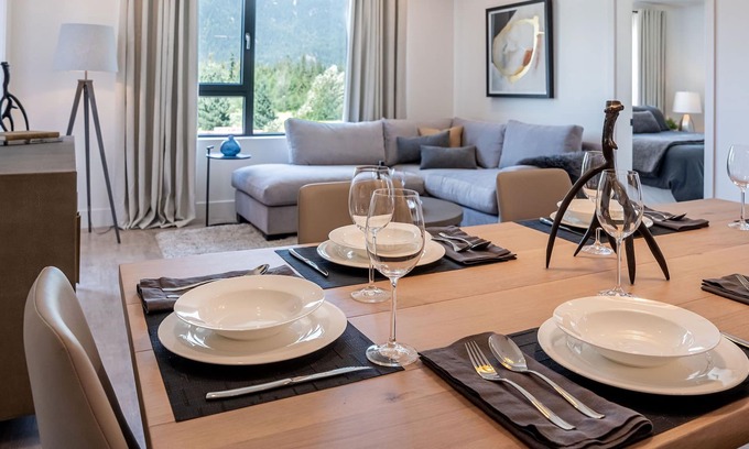 Revelstoke Condo | Brand new Revelstoke luxury 2- bedroom condo with hot tub. 3 minutes from Resort