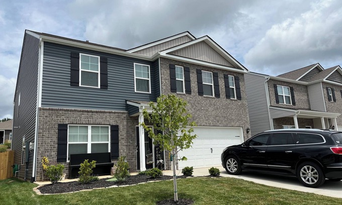 Ashley Oaks House | Brand new spacious 4-bedroom house with terrific outdoor space in Knoxville