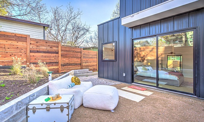 Chestnut House | Brand New Stylish 4 BDRM Home W/Pool In DT Austin Near SXSW Top Spots!