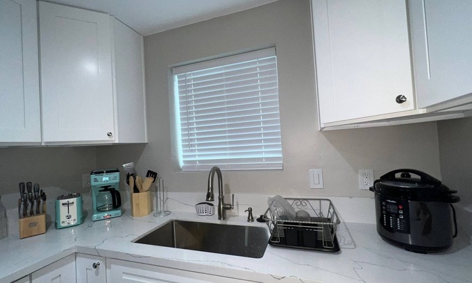 Lemon Grove Cottage | Brand new very quite and beautifully furnished 1 bedroom 1 bath cottage