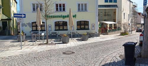 Mitterteich House | Brauereigasthof Hösl Pension