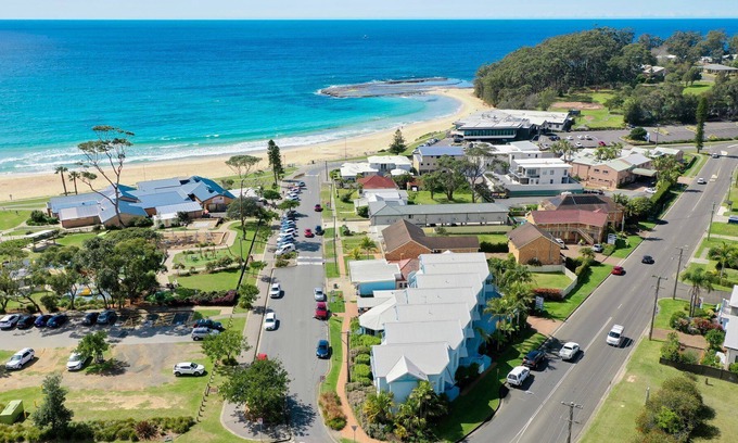 Mollymook Villa | Breakers 7- Located in the golden triangle of beautiful Mollymook Beach.