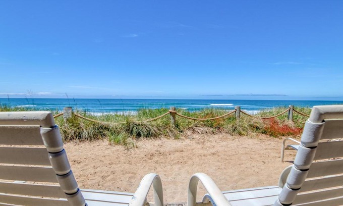 Neskowin House | Breakers Beach House 5 - Meredith Lodging