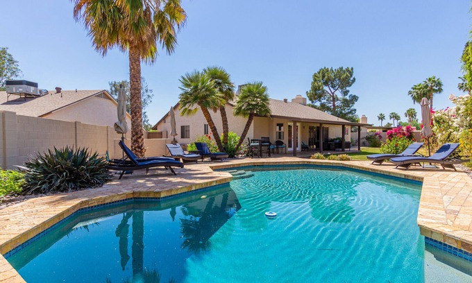 Sunset Ridge House | Breakfast AND Tiffany's: Shop, Eat, Relax, Repeat!