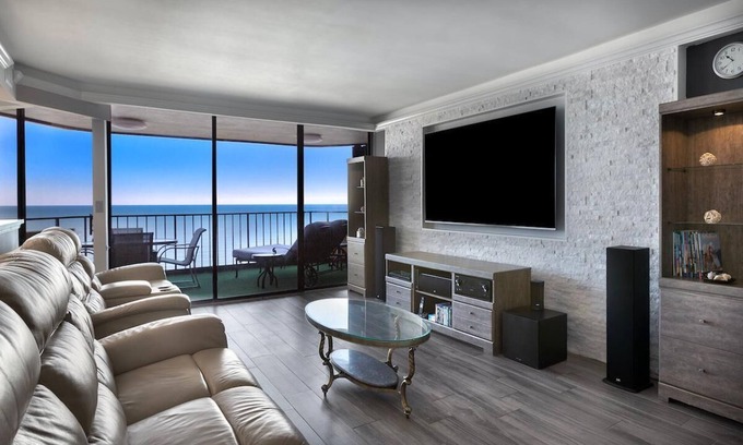 Myrtle Beach Condo | Breathtaking 11th Floor View Oceanfront Condo