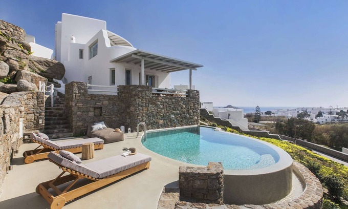 Platis Gialos Villa | Breathtaking 6 Bed in Platis Gialos
