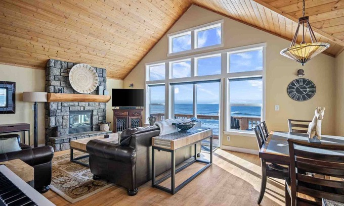 Logsden House | Breathtaking Ocean Front Views, Hot Tub, Fireplace, Deck, Steps from Sandy Beach, Pet Friendly