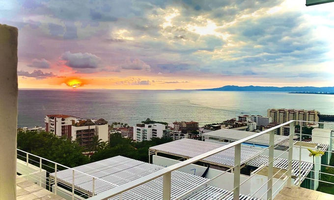 Emiliano Zapata Condo | Breathtaking View with open design and Game Room
