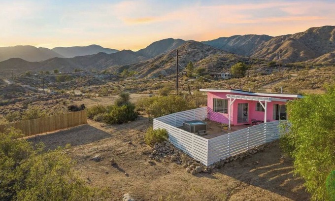 Morongo Valley House | Breathtaking Views, Incredible Stargazing, Hot Tub & Cowboy Tub, on Private Lot