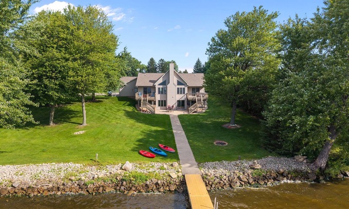 Fremont House | Breathtaking Waterfront Home on Lake Poygan - Sleeps 10!