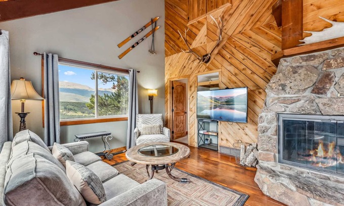 Huron Heights House | Breck Mountain Retreat w/2 Decks & Stunning Views
