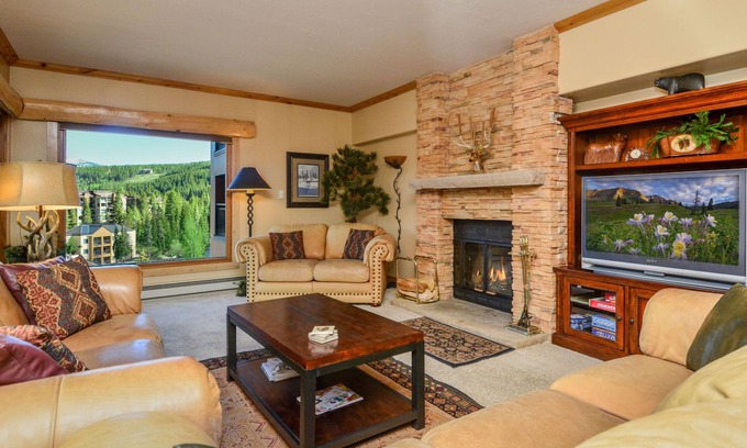 Peak 9 Condo | Breckenridge Ski In Ski Out Condo, Great Views, Pool & Hot Tubs, Walk to Town