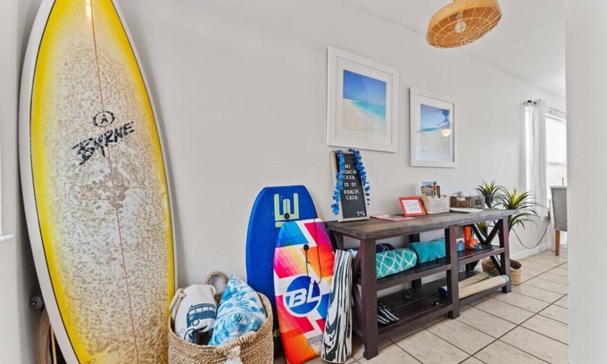 Jacksonville Beach Condo | Breezy Retreat!Walk to Beach!Bikes!Near Mayo too!