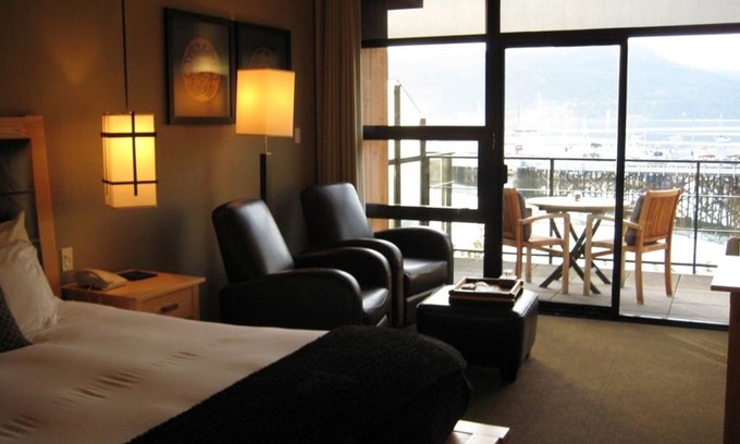 Brentwood Bay House | Brentwood Bay Resort - Deluxe Ocean Suite