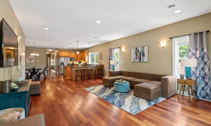 Brewers Hill Condo | Brewers Hill Belle 2 bed, 2 bath, & balcony