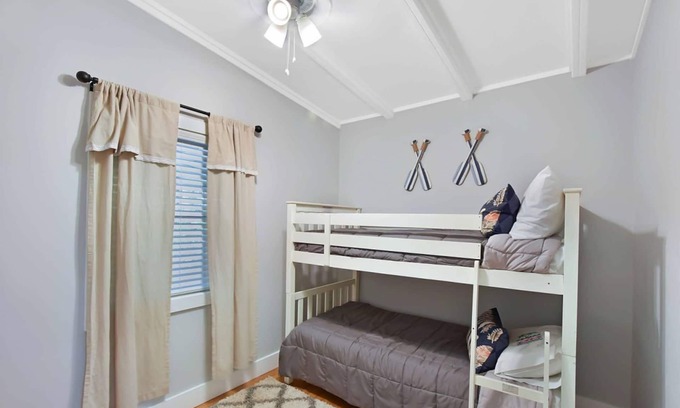 Jekyll Island House | Brice Sea Shell Stay - charming Jekyll Island duplex short walk to beach