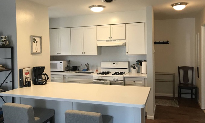 Saugerties Apartment | Bright 2 Bedroom in the Village! Views!