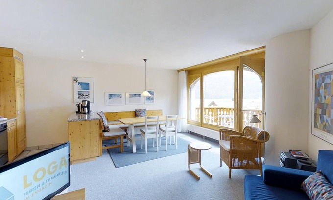 Silvaplana Apartment | Bright 2½-roomed apartment on the second floor, ca.