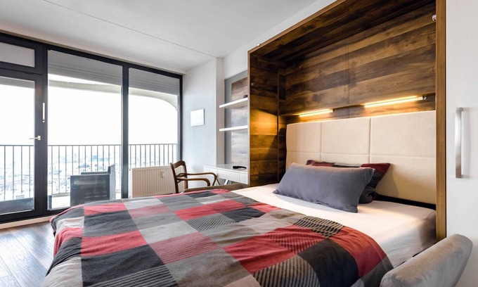 Antonsviertel Apartment | ☆BRIGHT: Amazing Views ☆ Close to City Center & Congress + Balcony