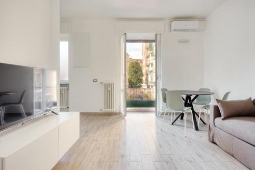 Giambellino Apartment | Bright and comfortable flat Solari area