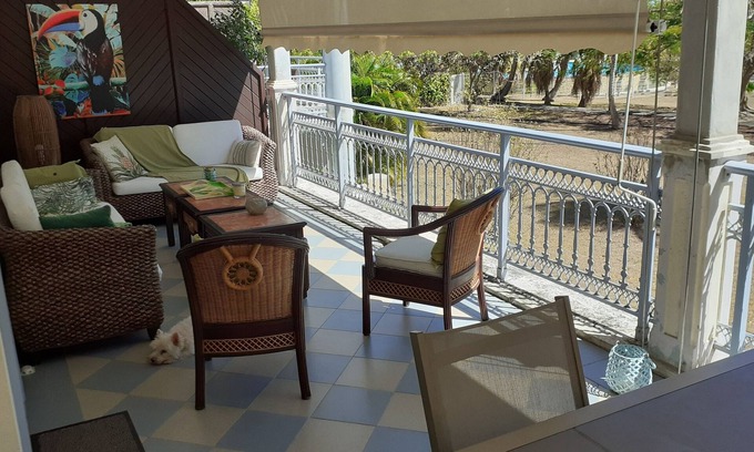 Saint-Francois Apartment | BRIGHT APARTMENT WITH LARGE TERRACE AND SWIMMING POOL: