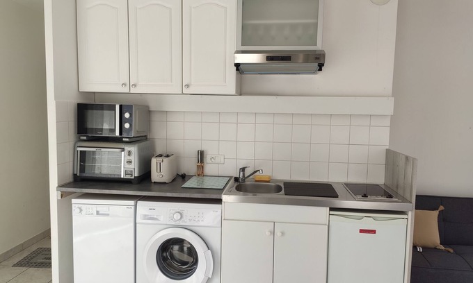 Saint-Acheul Apartment | Bright apartment - ideally located - *free parking* - *balcony* - *free parking*.