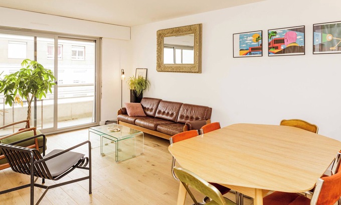 Quartier de la Goutte-d'Or Apartment | Bright apartment with double terrace