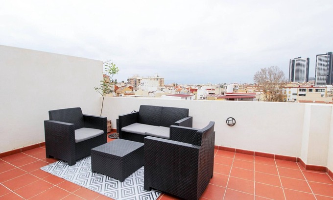 Capuchinos Apartment | Bright apartment with terrace, BBQ, parking and air conditioning in Málaga