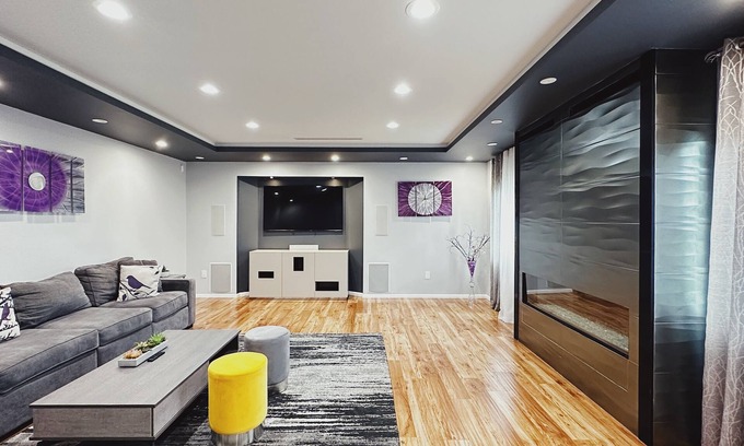 Burbank House | Bright Burbank 3 Bedroom Home with Pool