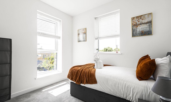 Birmingham House | Bright & Comfy Home | Fast Wi-Fi & Free Parking