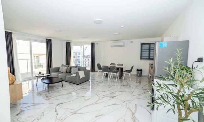 Bugibba Apartment | Bright Corner 2-Bedroom Apartment – by HostMT