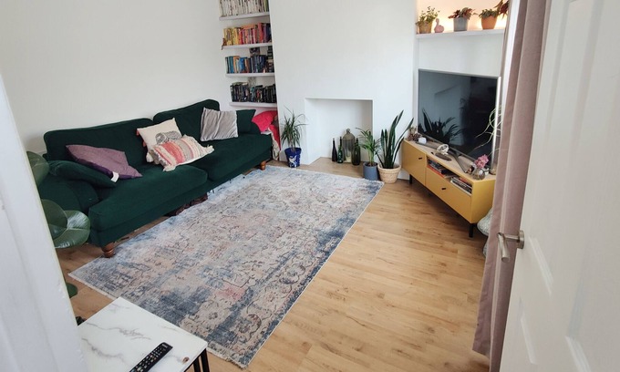 Tremorfa House | Bright & Cosy Cardiff Home near City Centre