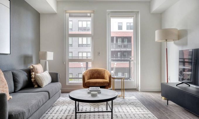 Emeryville Apartment | Bright Emeryville 1BR w/Pool, Gym & W/D, walk to Safeway, by Blueground