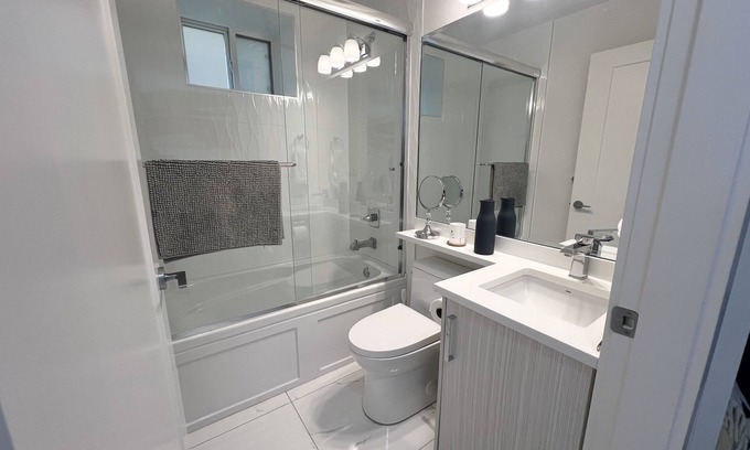 Hastings Apartment | Bright Garden Suite Near Downtown + Mountains