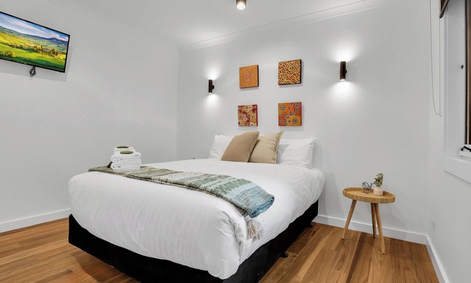 Bright Apartment | Bright on the River (Buffalo Apartment 1)