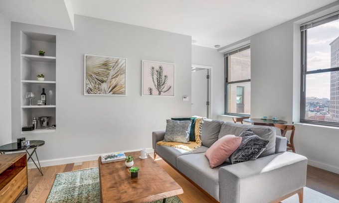 Bay Village Apartment | Bright + Open Back Bay 1BR w/Gym, near the Common by Blueground