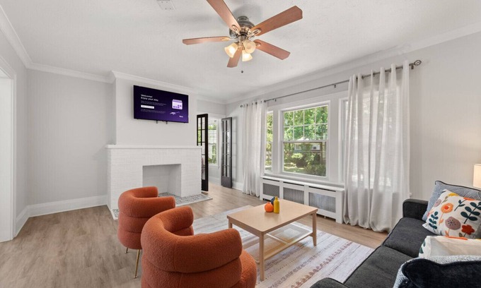 Cleveland Apartment | Bright & Peaceful | 2BDR w/Patio | CLE Clinic