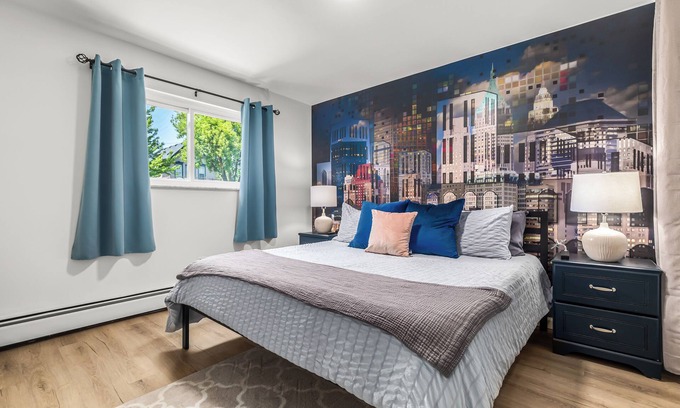 Mount Clemens Apartment | Bright & Spacious 2 Bedroom | Quiet | Safe | Clean