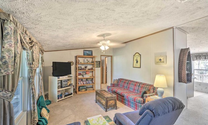 Steinhatchee House | Bright Steinhatchee Home Proximity to Ocean!