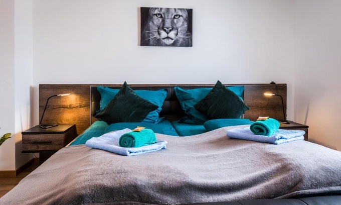 Lechhausen-Ost Apartment | BRIGHT - Stylish apartment - Kitchen - Parking - Netflix