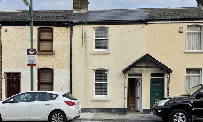 Grand Canal Dock House | Bright terraced house - in the heart of Dublin City.