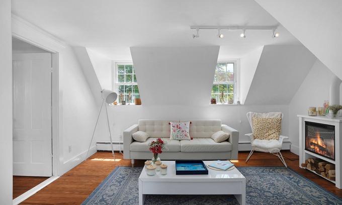 Provincetown Condo | Bright Top Floor 2BR/1BA Condo Steps from Commercial Street - Sleeps 4