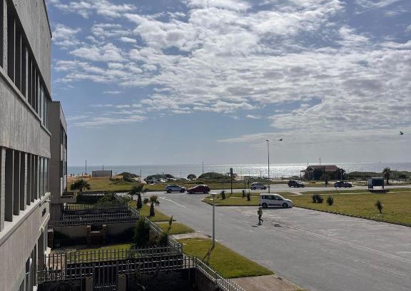 Pollok Beach Apartment | Brightways AirB&B