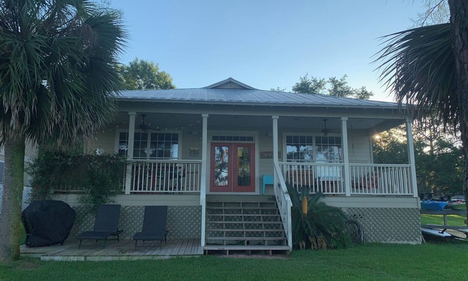 Fort Walton Beach House | Bring your boat: 3 bedroom home with dock space for your boat