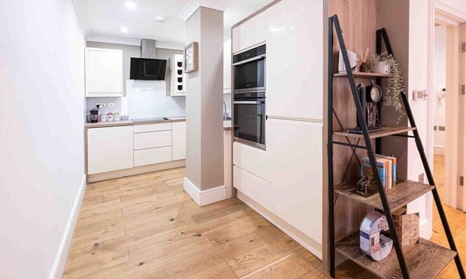 Bristol Floating Harbour Apartment | Bristol Riverside House - 1 Bedroom Apartment