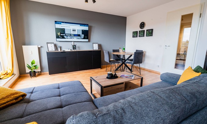 Ottersleben Apartment | BROCKHEUS Apartments: Deluxe Apart. I Airconditioning I Parking I WiFi I Balcony