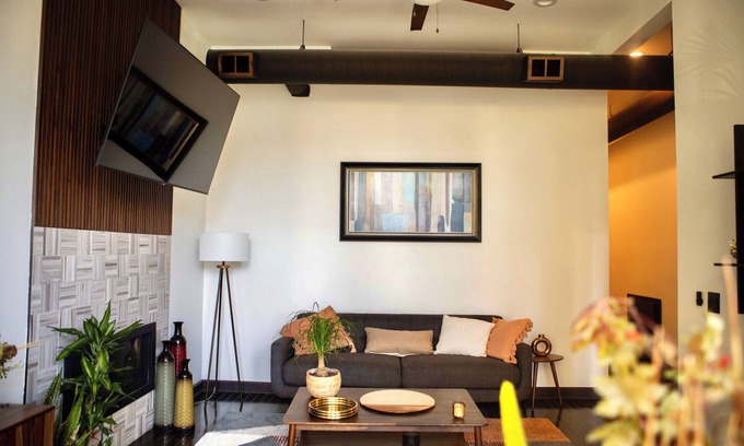 Bronzeville Condo | Bronzeville Bohemian Loft
