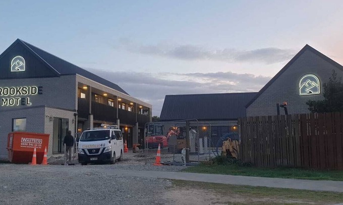 Rolleston Hotel | Brookside Motel Ltd