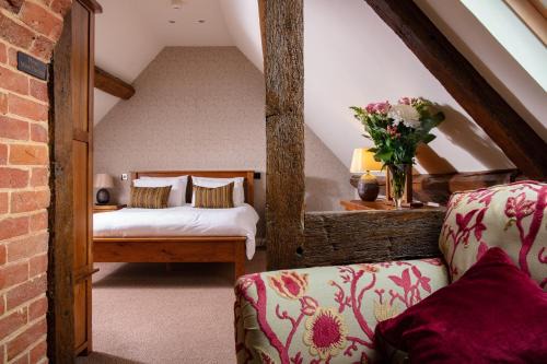 Alcester Hotel | Broom Hall Inn