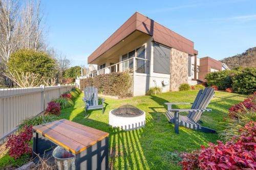 Bright House | Brothers of Bright